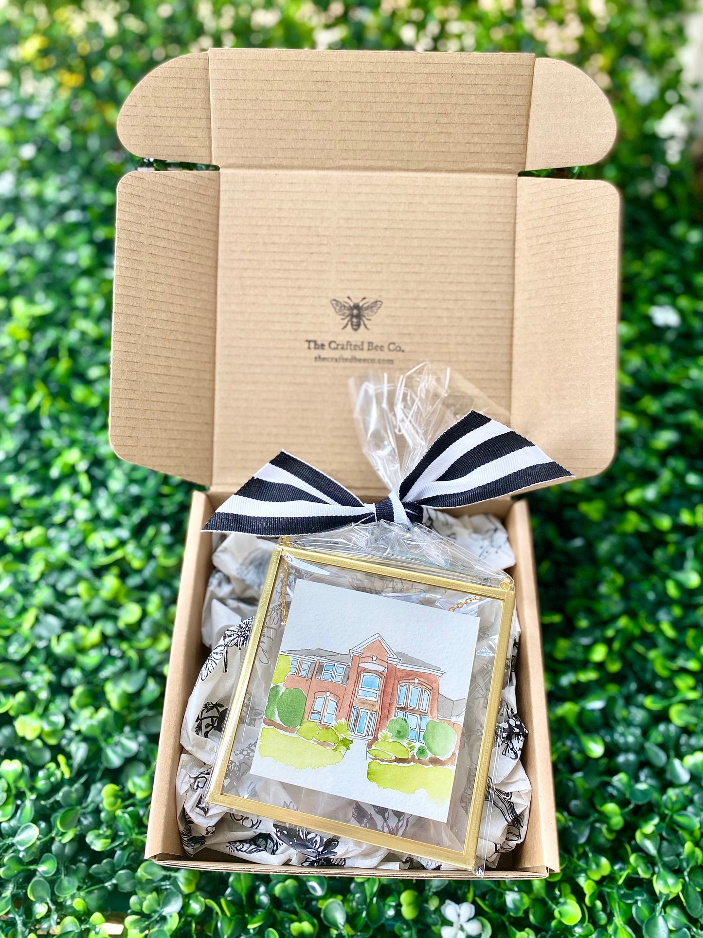 Custom house portrait ornament on tree. personalized new home ornament

watercolor house ornament